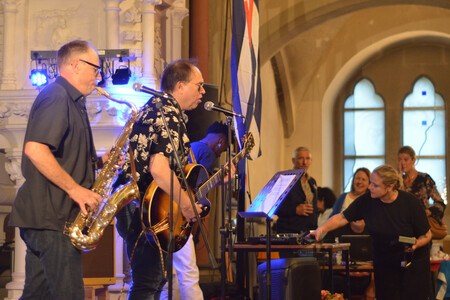 Blues-Band Jay Bee und Lou Gee heizen dem Publikum ein