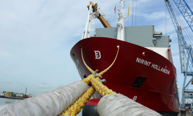 HCH Projekt Containerverladung, gezeigt wird ein Schiff passend zum Thema