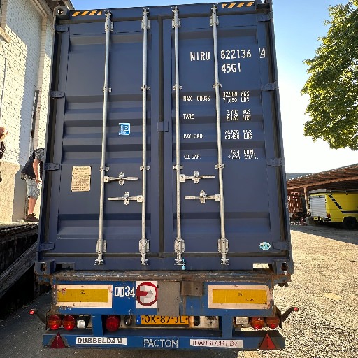 HCH Containerverladung September 2023 - Bild zeigt LKW