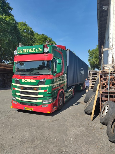 Containerverladung Juli 225 (drei Container)